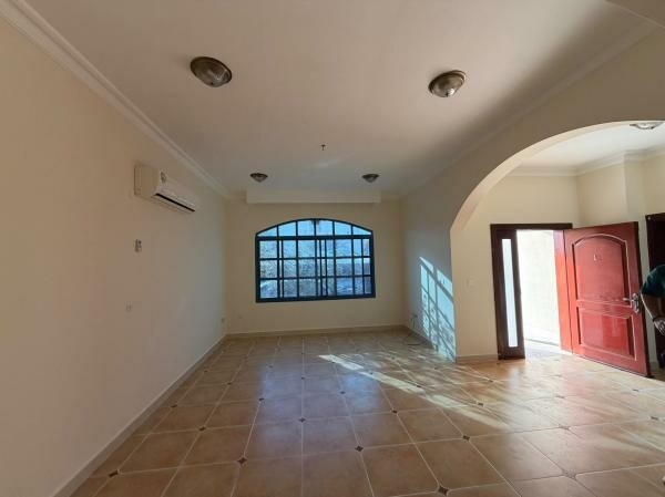 LUXURY 3BR | ABU HAMOUR | POOL& GYM - 2
