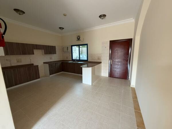 LUXURY 3BR | ABU HAMOUR | POOL& GYM - 12
