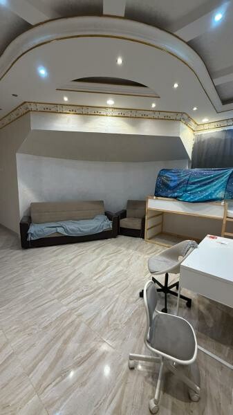 Spacious Fully Furnished 1-Bedroom - 4