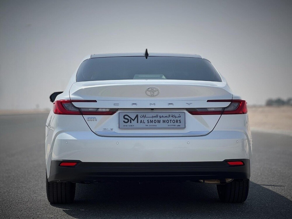 Toyota Camry GLE 2025 - 10