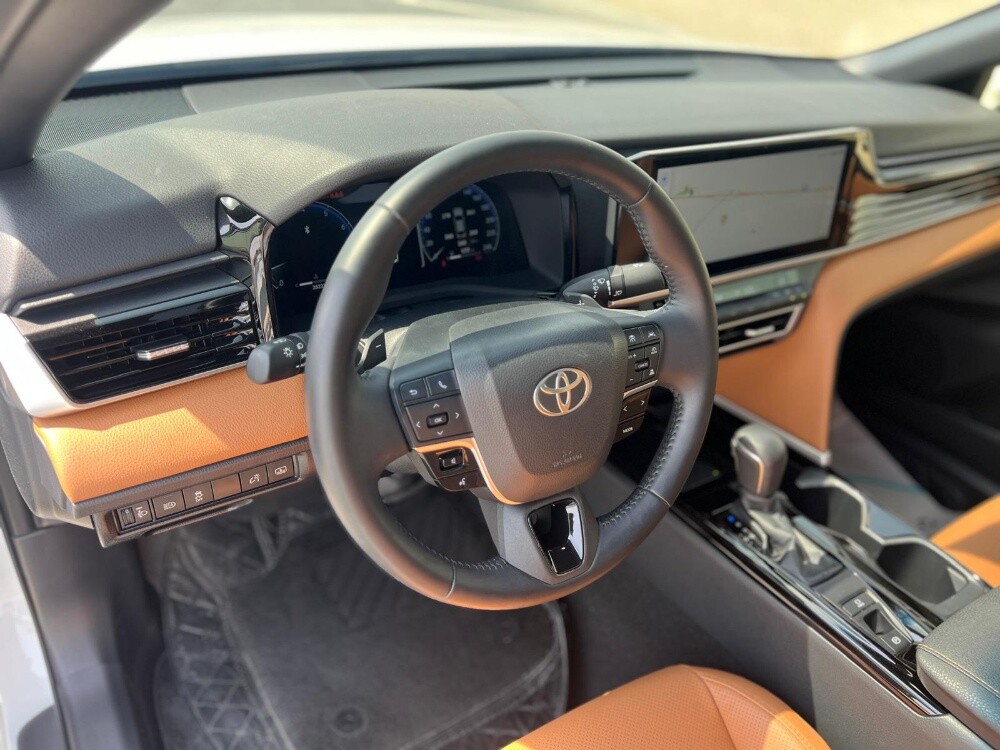 Toyota Camry GLE 2025 - 4