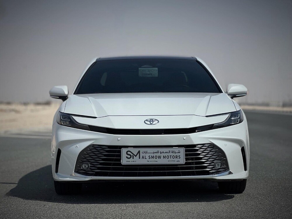Toyota Camry GLE 2025 - 2