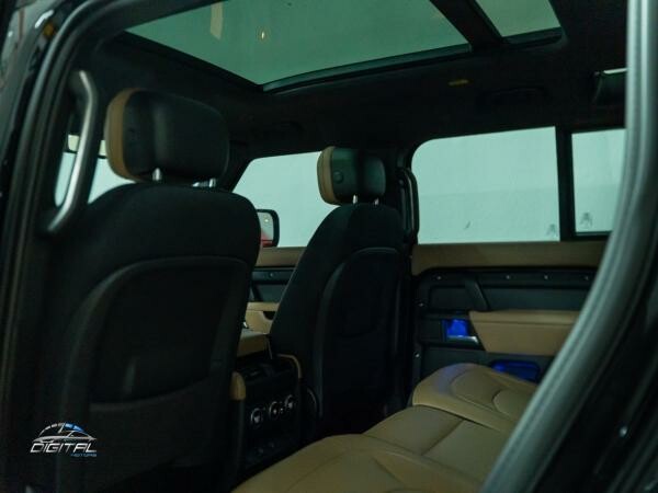 Land Rover Defender 110 X - 7