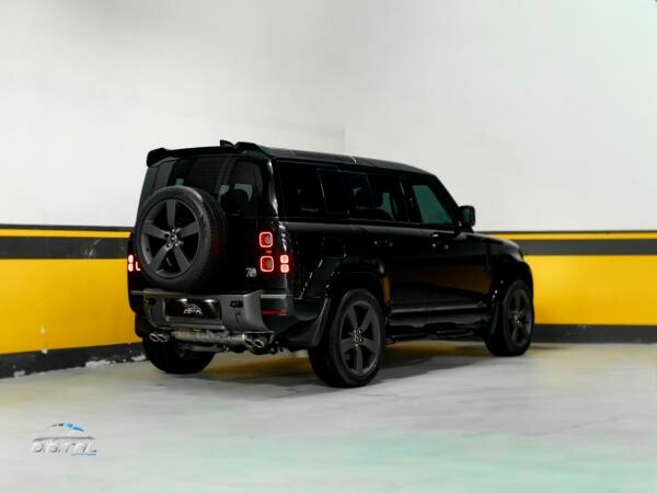 Land Rover Defender 110 X - 2