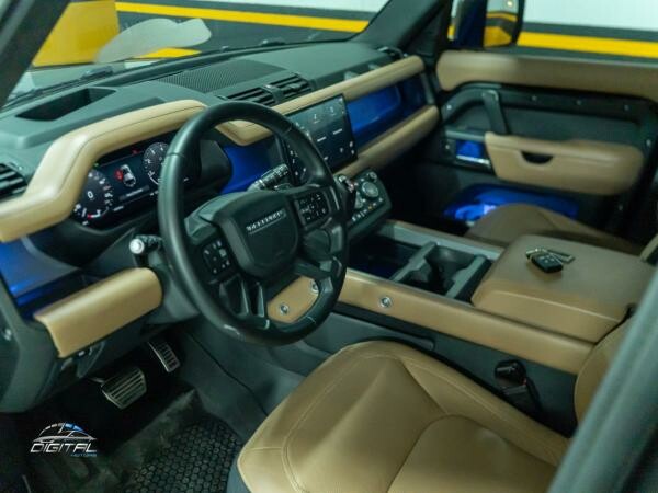Land Rover Defender 110 X - 4