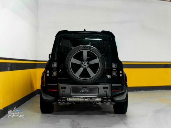 Land Rover Defender 110 X - 3