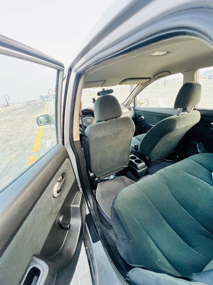 nissan tiida - 6