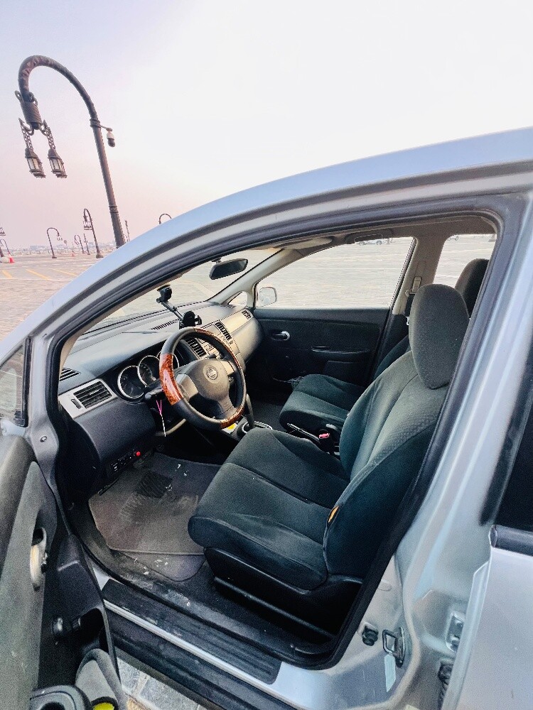 nissan tiida - 4