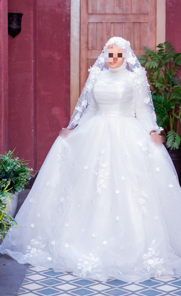 wedding dress with veil - 1