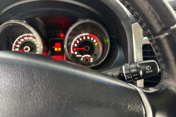 MITSUBISHI PAJERO 3L STD 2022 - 5