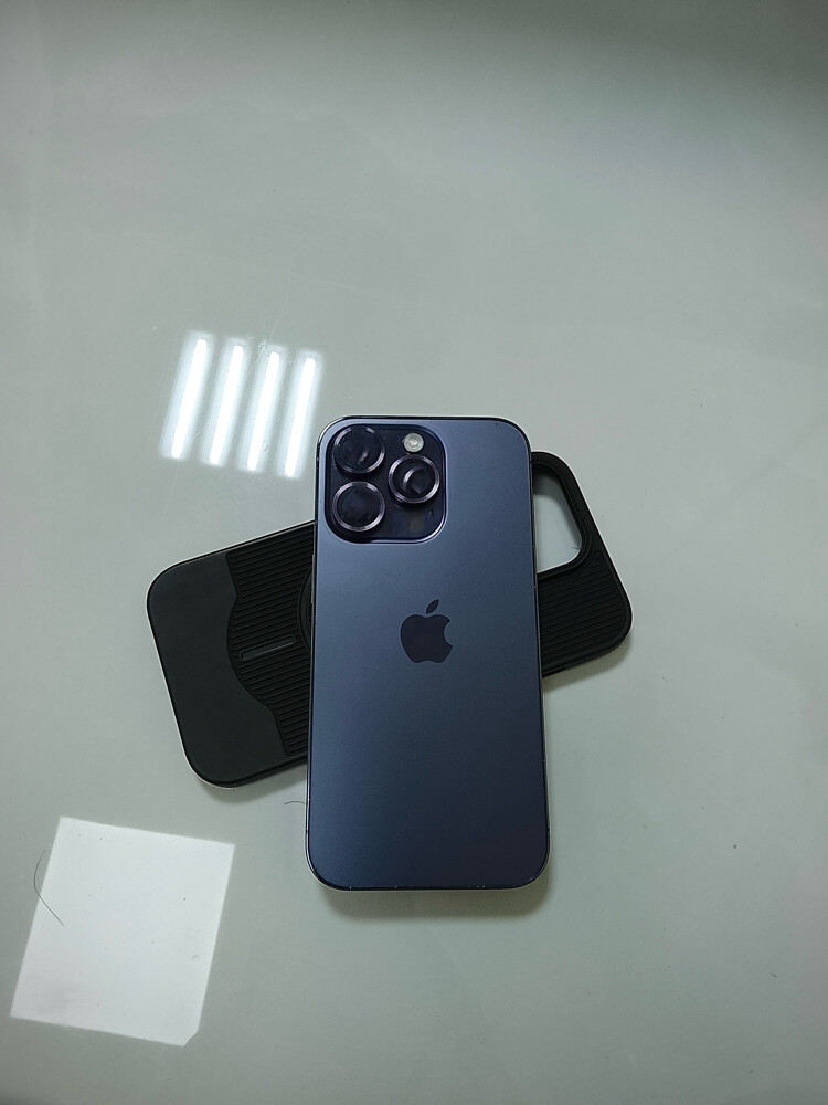 i phone 14pro  - 1