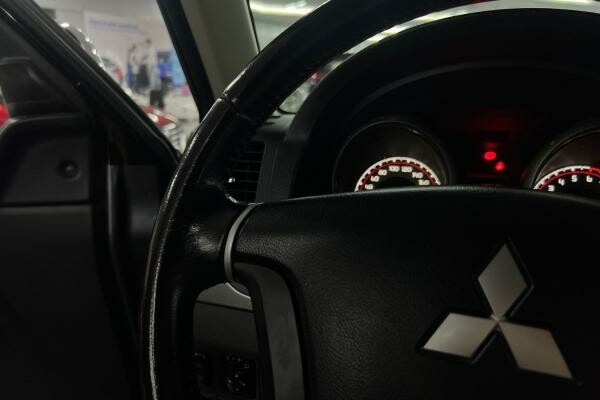 MITSUBISHI PAJERO 3L STD 2022 - 5