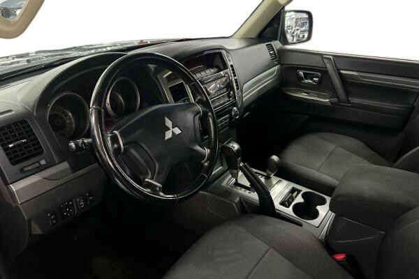 MITSUBISHI PAJERO 3L STD 2022 - 10