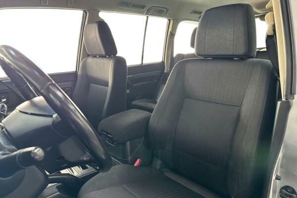 MITSUBISHI PAJERO 3L STD 2022 - 6