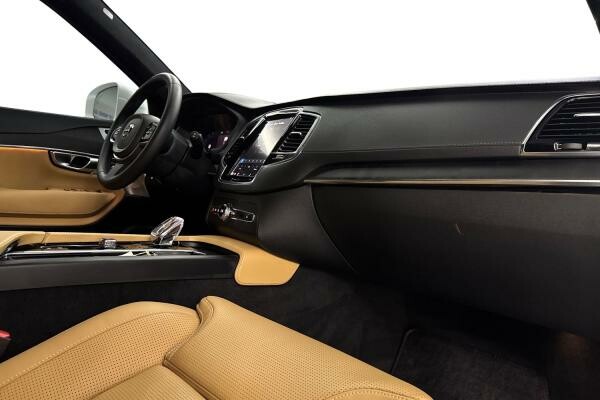 VOLVO XC90 B6 ULTIMATE BRIGHT 2.0L - 11