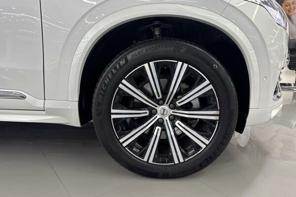VOLVO XC90 B6 ULTIMATE BRIGHT 2.0L - 8