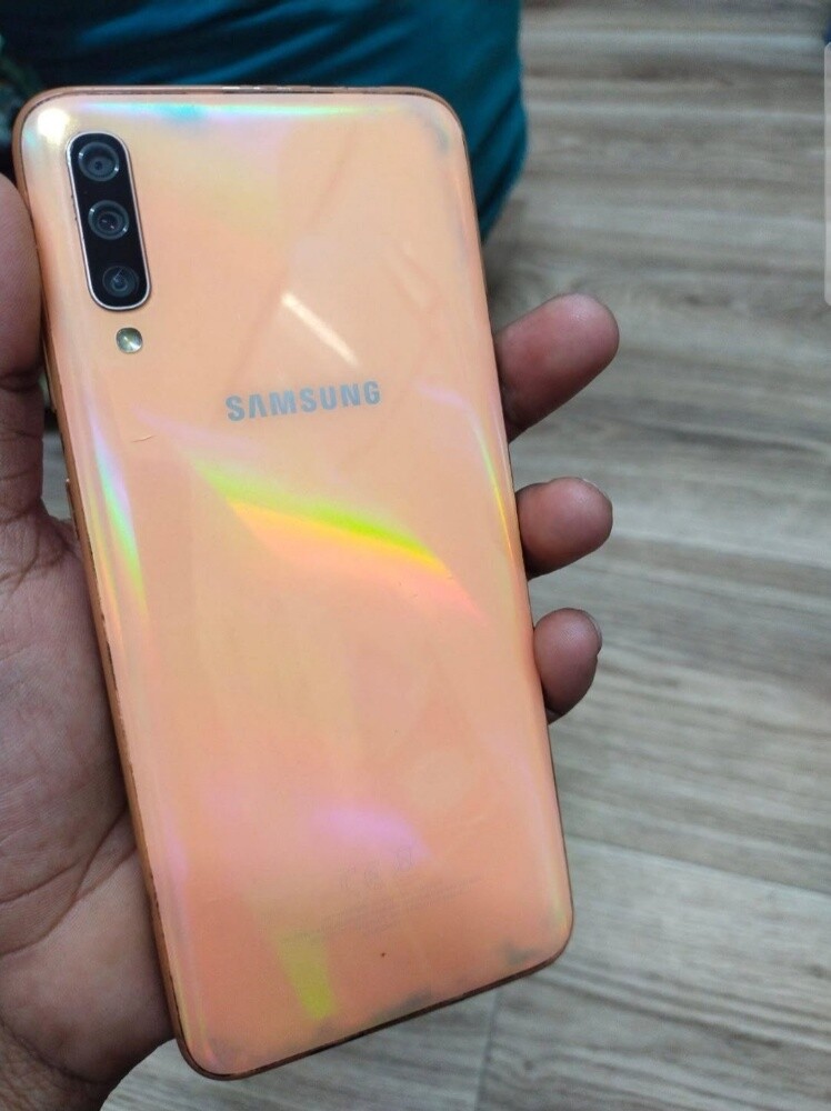 Samsung Galaxy a70 - 2