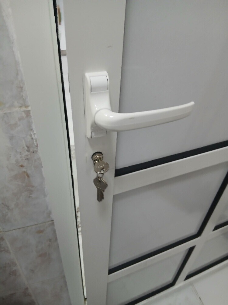 نجار أبواب - 1