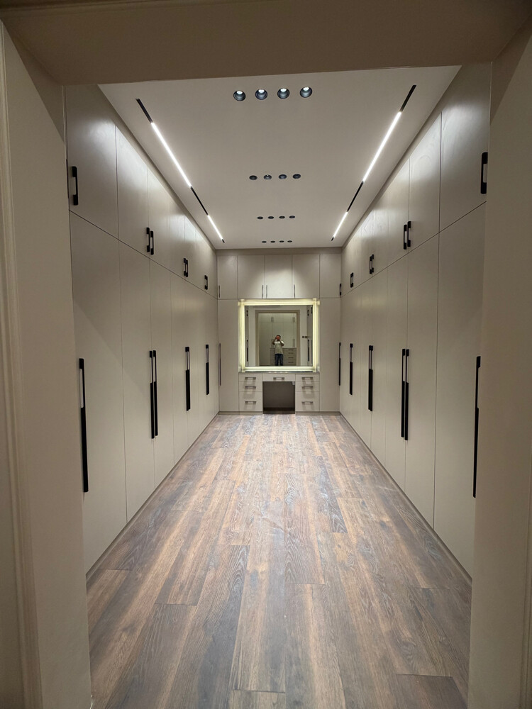 Cabinet - 11