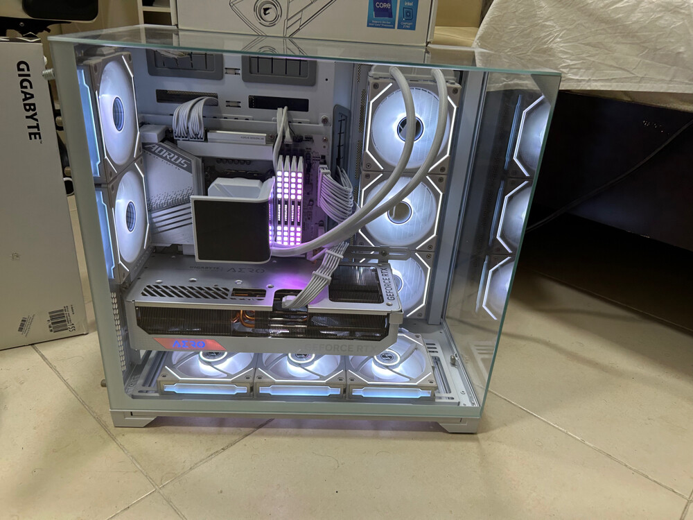 cpu i7 14k gpu RTX 4080 super aero - 2
