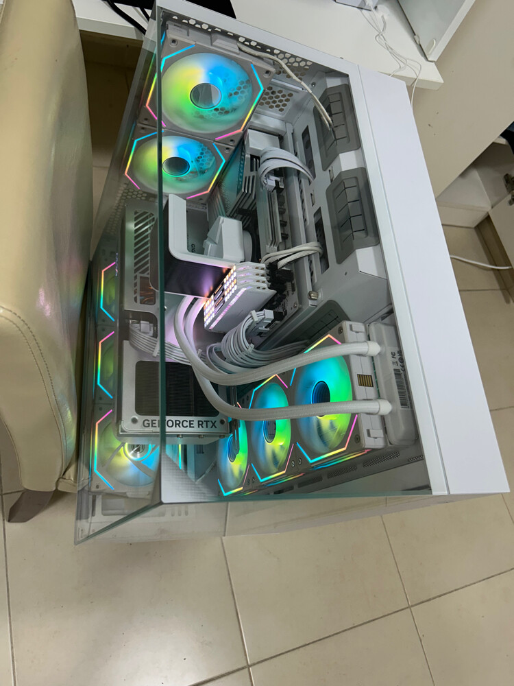 cpu i7 14k gpu RTX 4080 super aero - 8