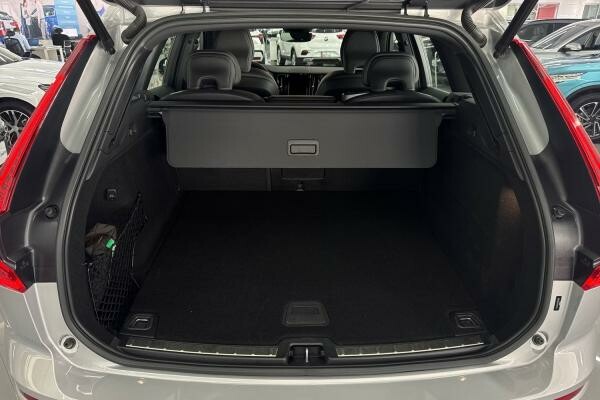 VOLVO XC60 B5 ULTIMATE DARK 2023 - 3