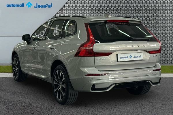 VOLVO XC60 B5 ULTIMATE DARK 2023 - 8