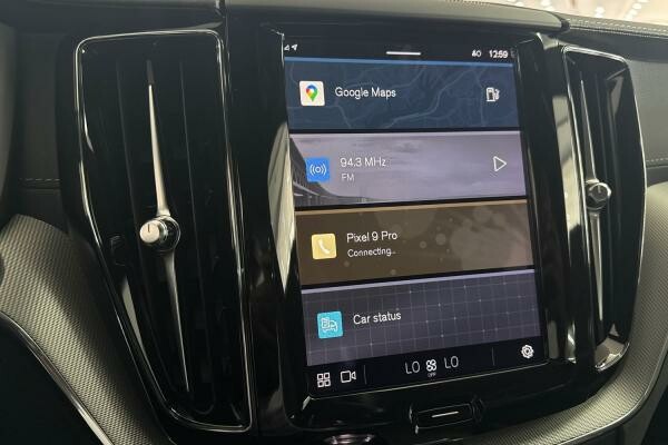 VOLVO XC60 B5 ULTIMATE DARK 2023 - 4