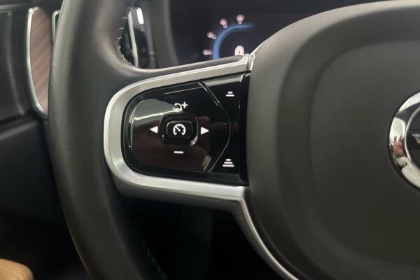 VOLVO XC60 T8 INSCRIPTION 2022 - 4