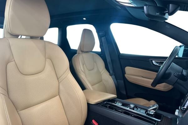 VOLVO XC60 T8 INSCRIPTION 2022 - 6