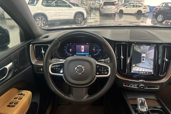 VOLVO XC60 T8 INSCRIPTION 2022 - 3