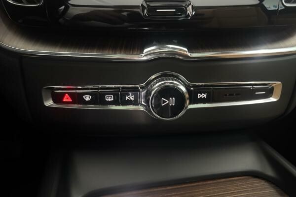 VOLVO XC60 T8 INSCRIPTION 2022 - 15