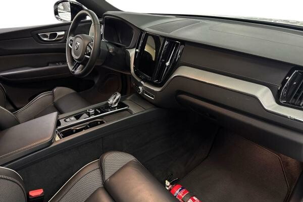 VOLVO XC60 B5 ULTIMATE DARK - 2