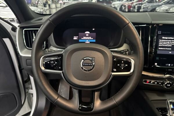 VOLVO XC60 B5 ULTIMATE DARK - 5