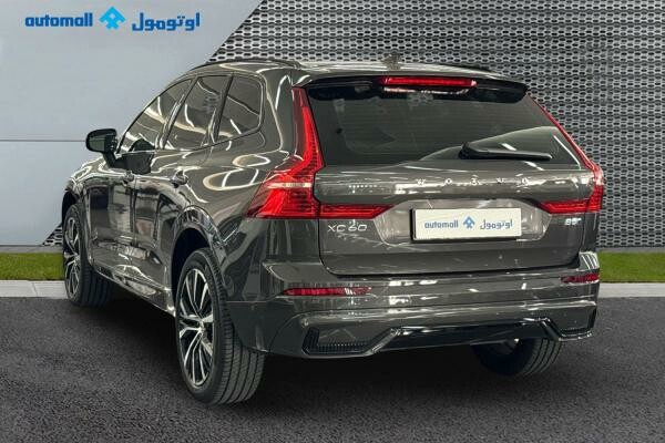 VOLVO XC60  ULTIMATE DARK 16,816 - 8