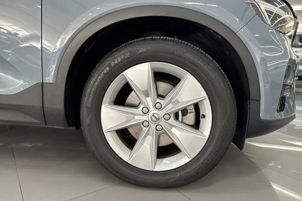 VOLVO XC40 B4 ULTIMATE DARK 64,479 - 10