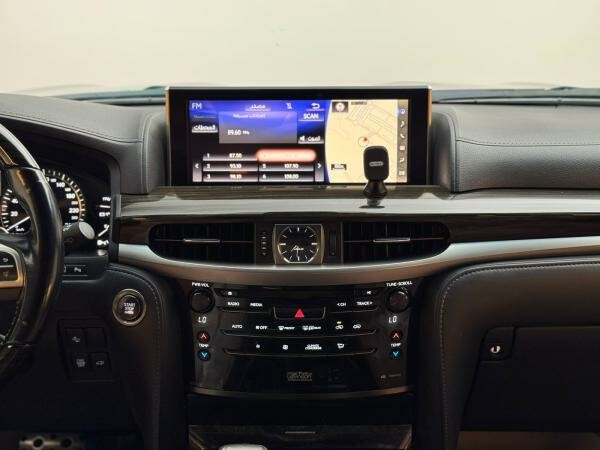 Lexus LX 570 S 2020 - 15