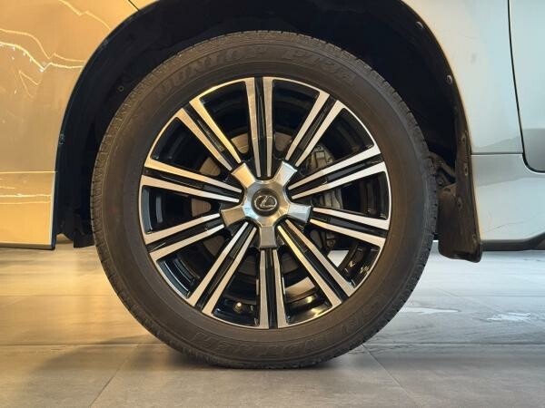 Lexus LX 570 S 2020 - 13