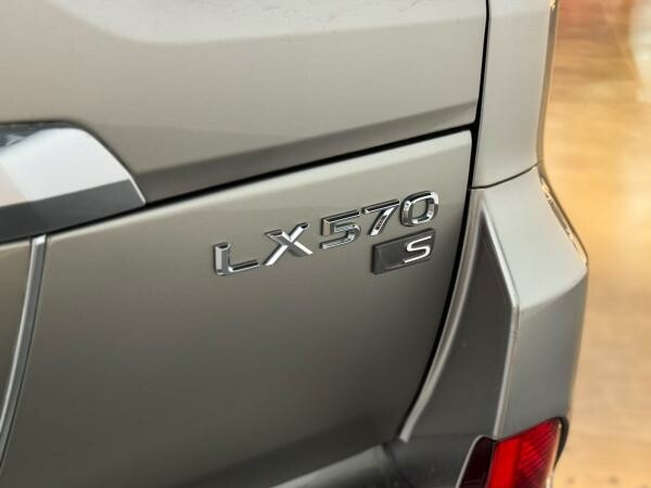 Lexus LX 570 S 2020 - 12