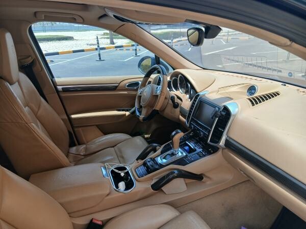 Porshe cayenne - 6