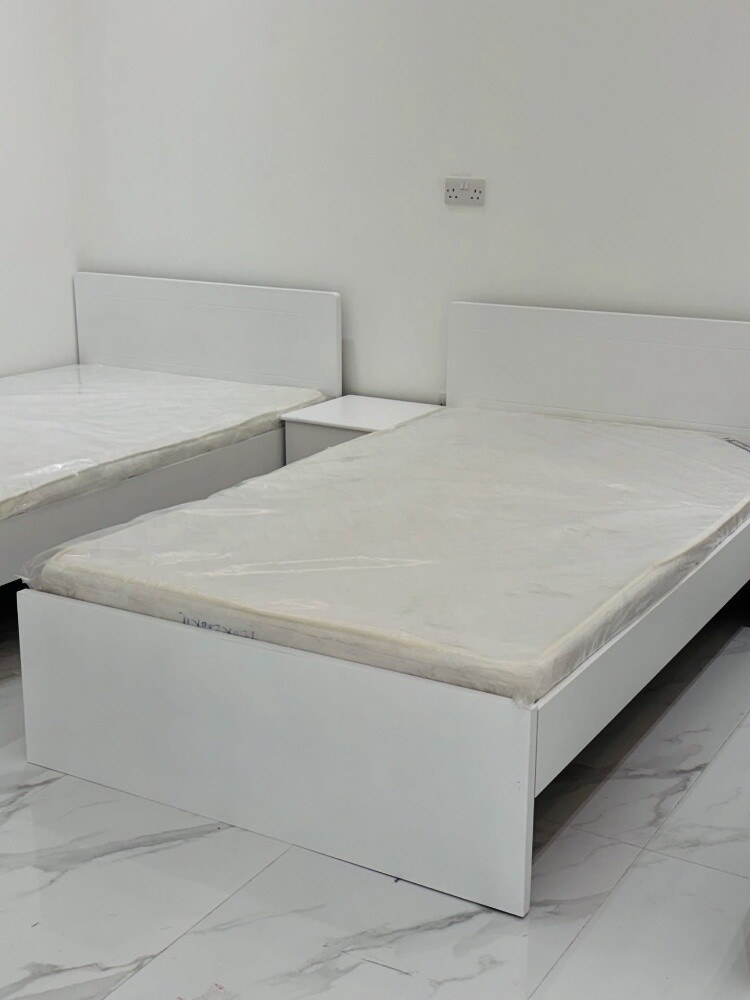Single Bed or mattress available - 5