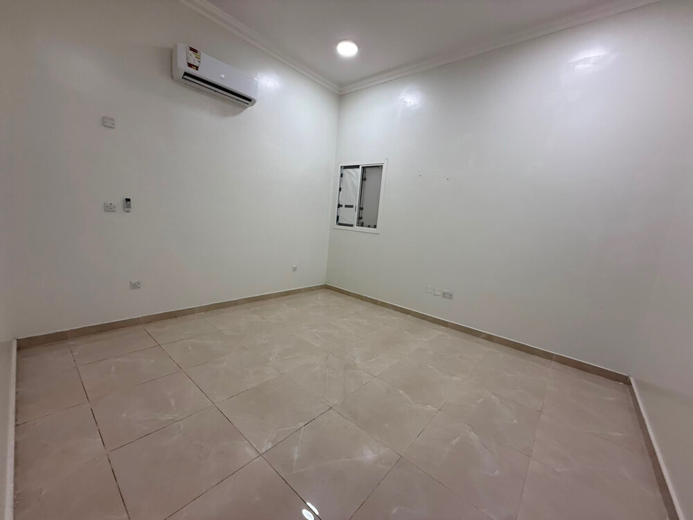 الدحيل للبيع فيلا مؤجرة 818 متر - 2