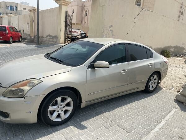 Nissan Altima - 2