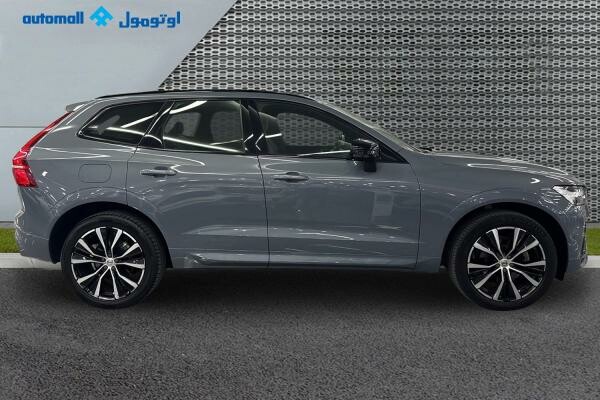 VOLVO XC60 B5 ULTIMATE DARK 45,799 - 9
