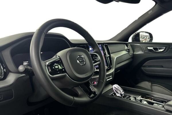 VOLVO XC60 B5 ULTIMATE DARK 45,799 - 15