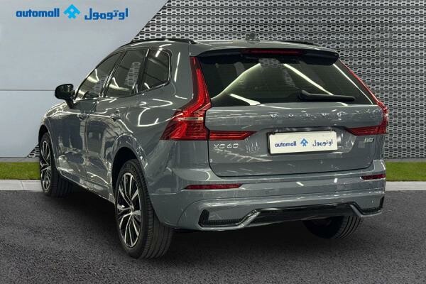 VOLVO XC60 B5 ULTIMATE DARK 45,799 - 8
