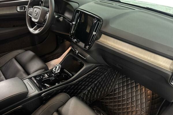 VOLVO XC40 B4ULTIMATE DARK 16321KM - 2