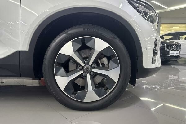 VOLVO XC40 B4ULTIMATE DARK 16321KM - 10