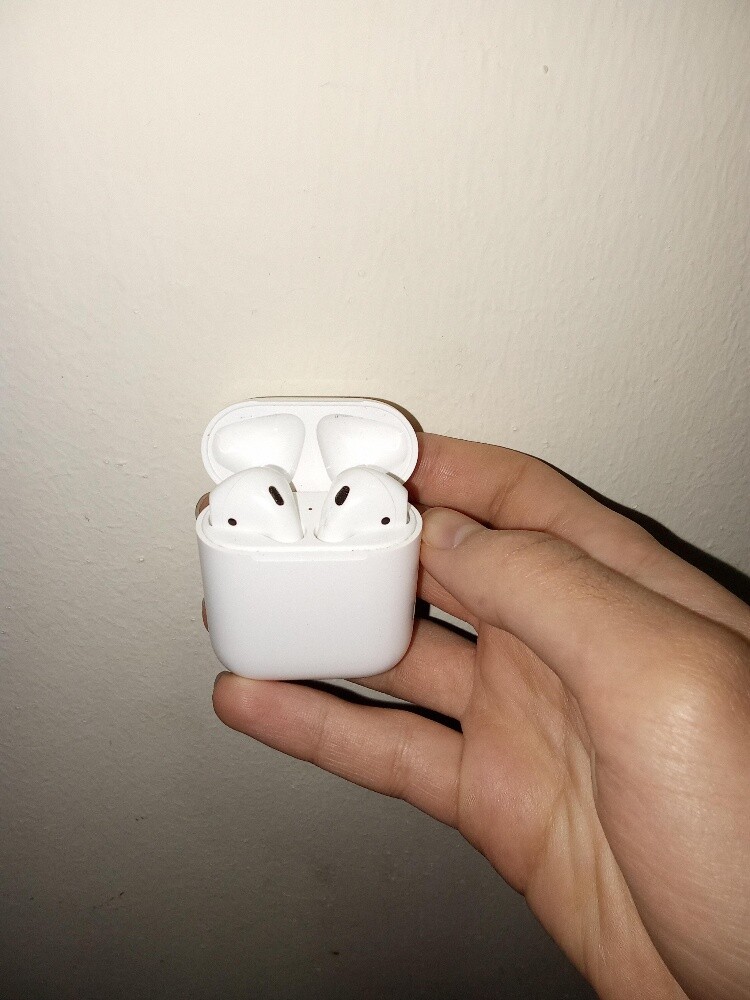 Apple Airpods 1 - 2