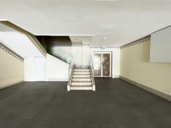 COMMERCIAL SHOP FOR RENT - 4